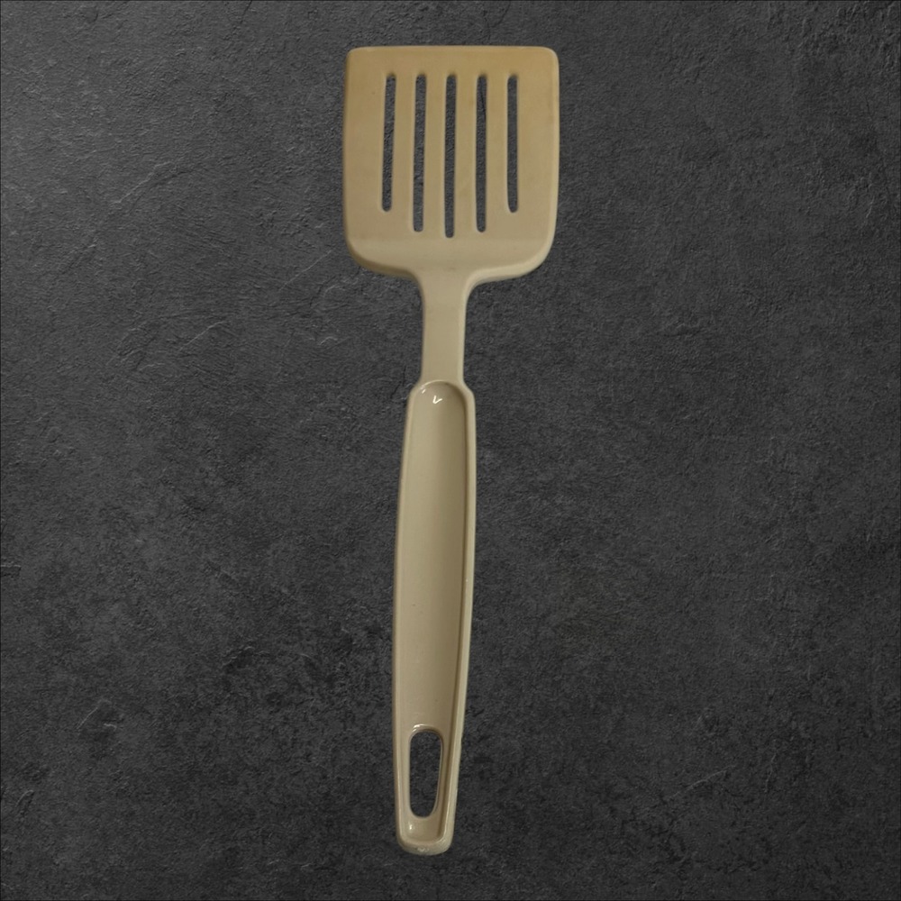 EKCO‎ Spatula Turner 10in Almond Vintage Slotted Plastic USA